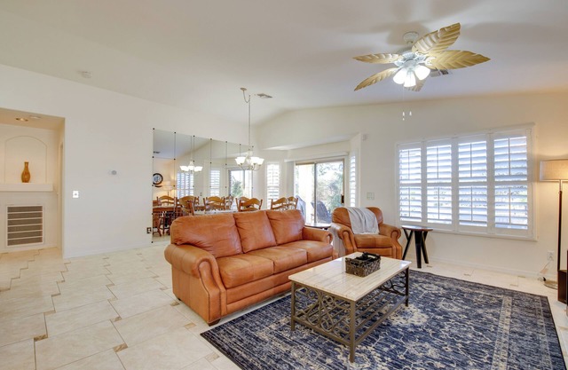 Gilbert Home w/Yard, Golf Course On-Site