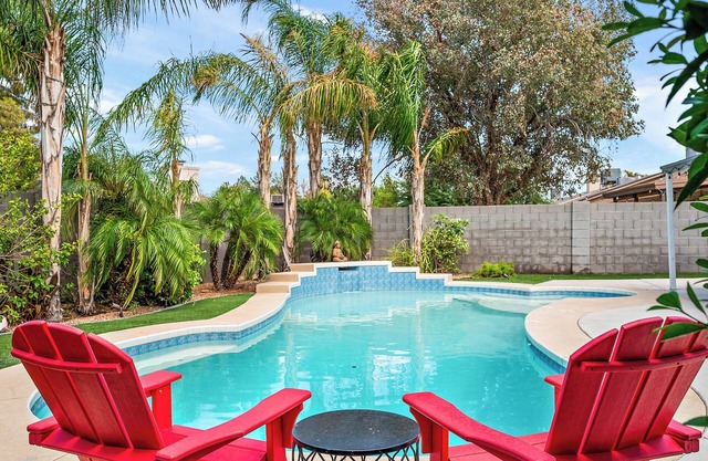 Gilbert Home, Walk to Downtown, Restaurants, Nightlife 10+ location!