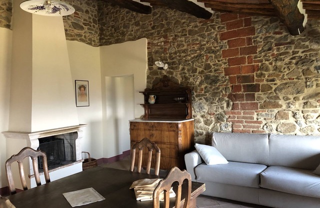 Girolama House - La Casaccia Guelfi