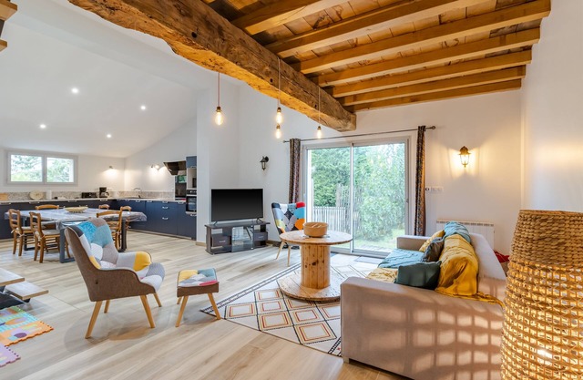 Gîte de Lamour – Charm, Private Garden and Welcoming Stay in the Heart of Saint-Émilion