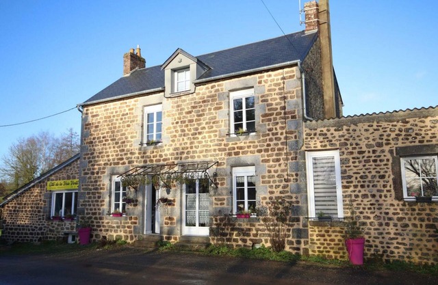 Gite Dompierre, 4 bedrooms, 14 persons