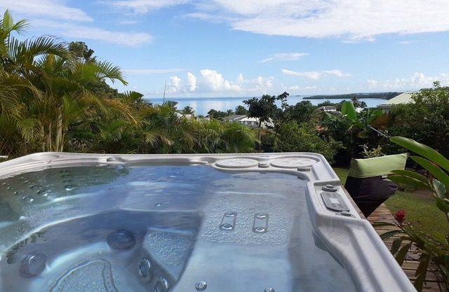 Gite Fushia, BELLEVUE GITES, 2 bedrooms, sleeps 4, PETIT-BOURG