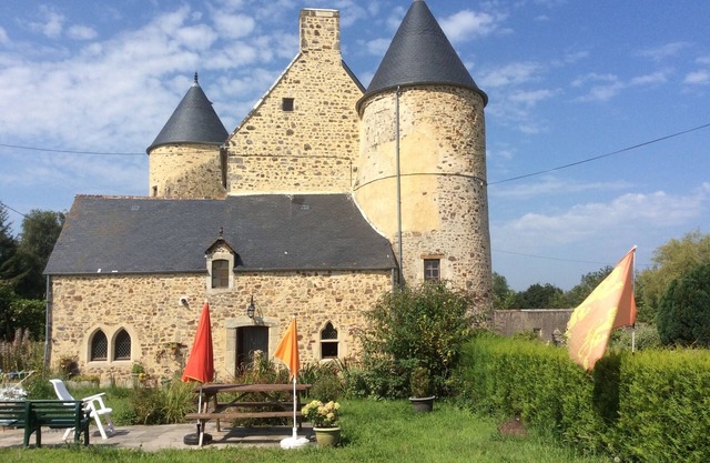 Gîte in the outbuilding of a 16th-century manor house