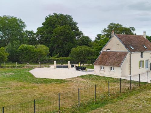 gite la garenne de freteau, avec accès étang privé , idéal pour un séjour en famille