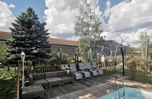 Gite Mont-près-Chambord, 4 bedrooms, 13 persons