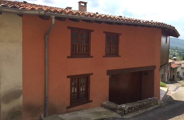 Gite on 2 levels, in authentic village, in Cathar country near Montségur.