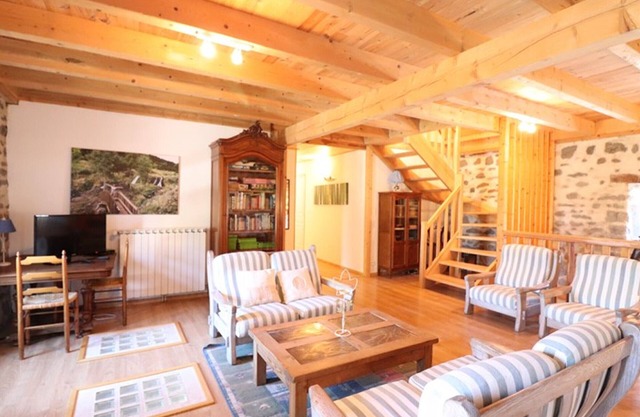 Gite Paulhac, 5 bedrooms, 12 persons