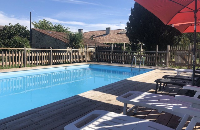 Gite/studio, swimming pool, 2 pers. - Puy du Fou/Marais poitevin/Mervent/Vouvant