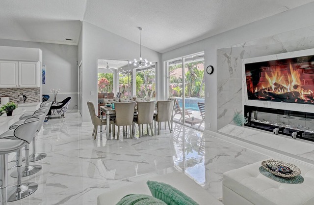 Glamour house with heated pool. Wellington. Fl