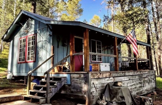 Glamper Cabin off-grid in NW Flagstaff: Best Snow in AZ, 4x4 required in winter