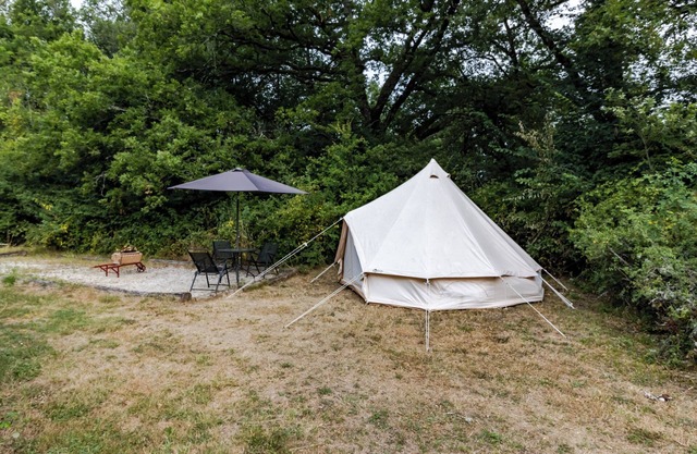 Glamping 'Tente' with Shared Terrace and Shared Garden