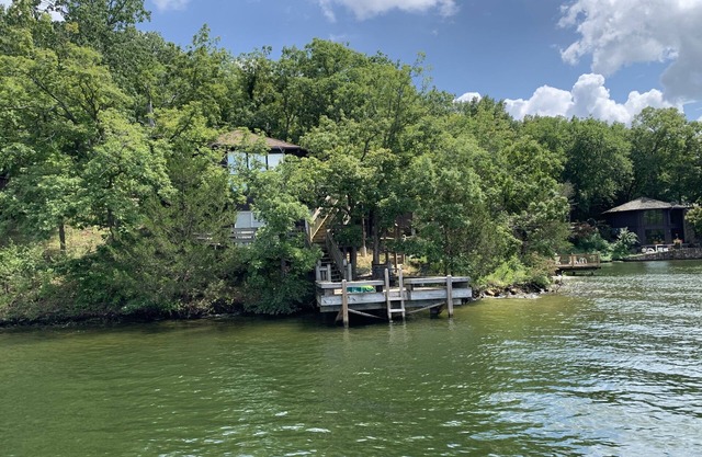 Glass Octagon 25Waterfront Villa