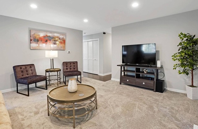 Glendale Heights Rental- Windsor Ln