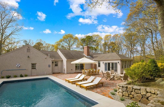 Glistening Cummaquid Pool House: 334-Ba