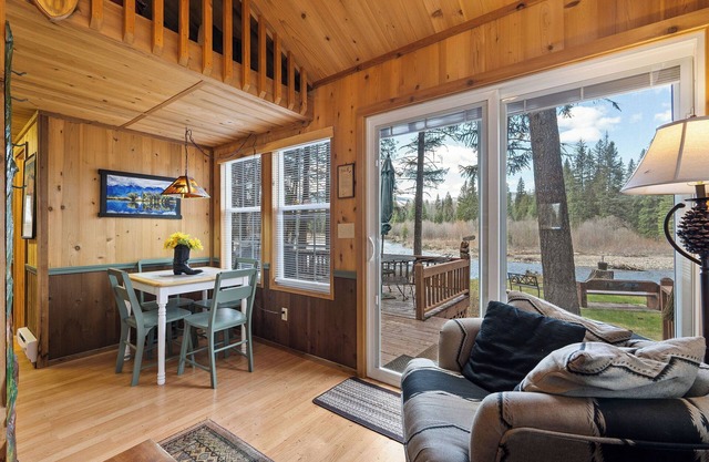 Gods County Cottage on Swan River