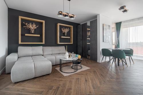 Golden Noir Retreat