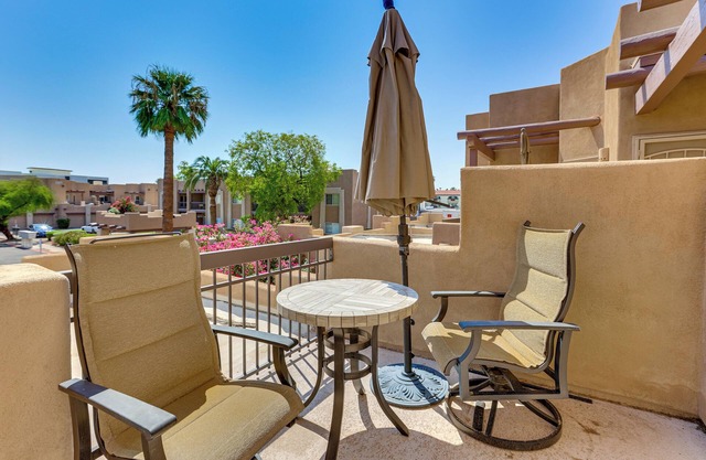 Golf Getaway 1 Mi to Old Town: Pueblo Verde Condo!