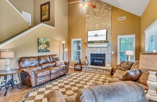 Golf Lover's Paradise-Course OnSite-Games-$400 of Daily Tickets-Near Silver Dollar City