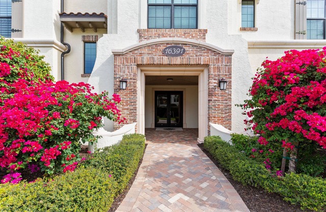Golfer's delight! The epitome of luxury living at Talis Park in North Naples.