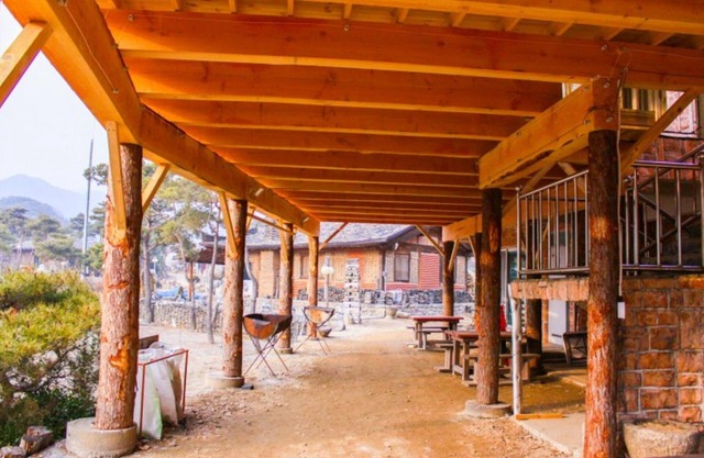 Gongju Jangseungpark Pension