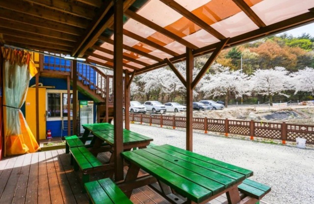 Gongju Man and Tree Pension