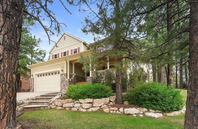 Gorgeous 4,200 Sf Custom 6 Bedroom Home - Perfect for Families