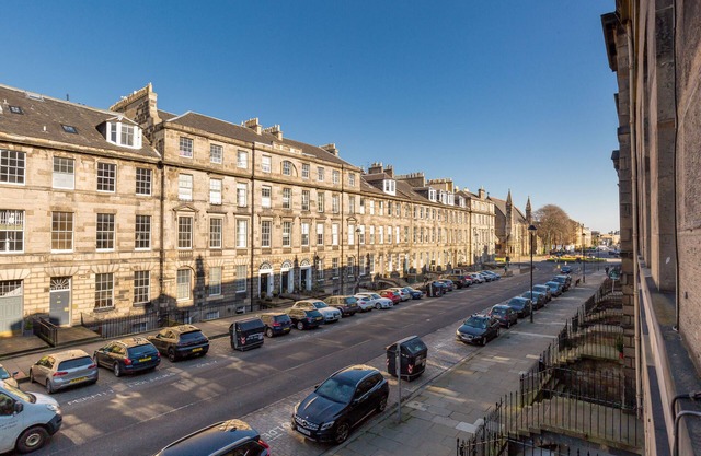 Gorgeous, 5 star-rated Georgian Home in the Heart of Edinburgh