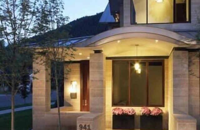 Gorgeous 6/7 Bedroom home Aspen, Gym, Hot Tub!