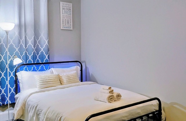 Gorgeous and Serene Private Room in charming Washington with WiFi, AC