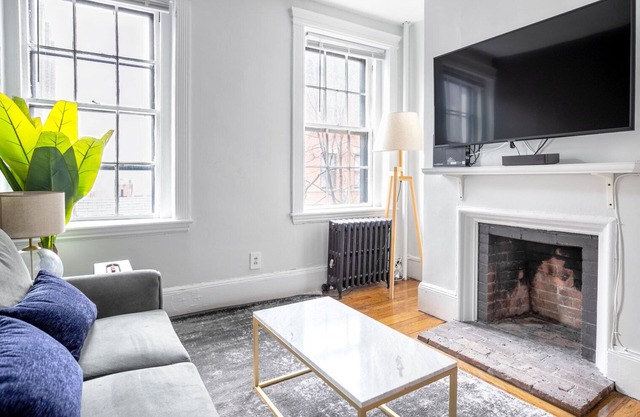 Gorgeous Beacon Hill 1BR near MA State House