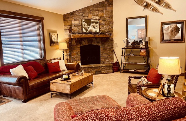Gorgeous Fam-Friendly: Easy access to Jackson Hole, Tetons, Targhee, Yellowstone