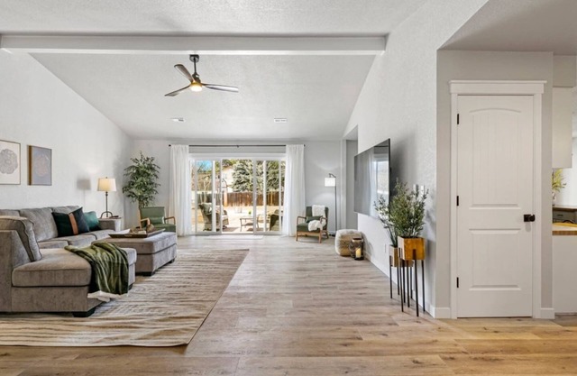 Gorgeous High End Well Furnished Home · 5/BR Hot Tub - Fire Pit - Air Hockey!