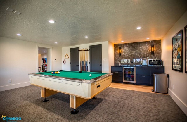Gorgeous Home + Hot Tub + Three Game Rooms + Views