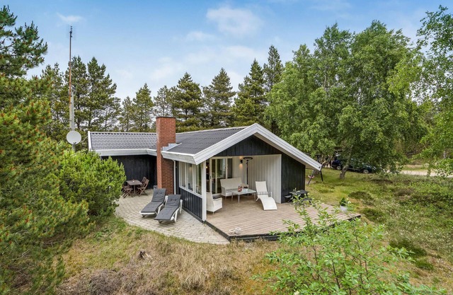 Gorgeous home in Rømø with kitchen