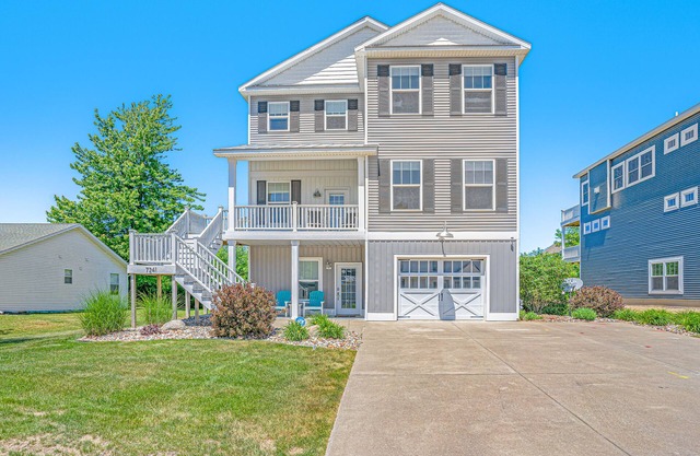 Gorgeous home w/furnished patio, decks, & open living space - easy beach access