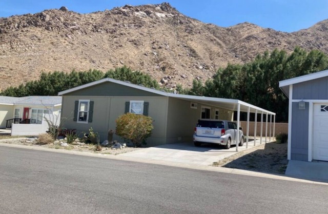 GORGEOUS MOUNTAIN SCENERYn30 night stays only! Coachella 2026 discounts!