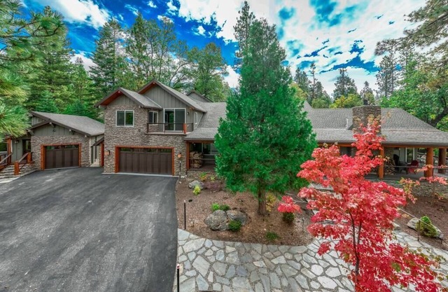 Gorgeous, Multi-property with SPA & outdoor kitchen