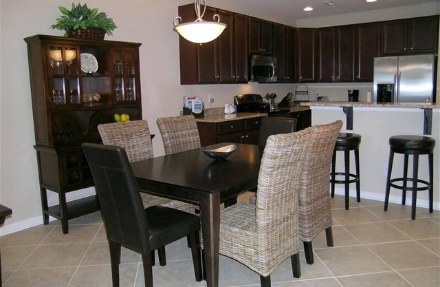 Gorgeous Rehoboth Condo, new MBR King Temper-Pedic mattress!