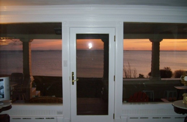 Gorgeous Victorian direct ocean front single family six bedroom, ten rooms