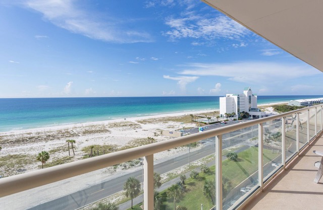 Gorgeous Views of the gulf from the balcony!