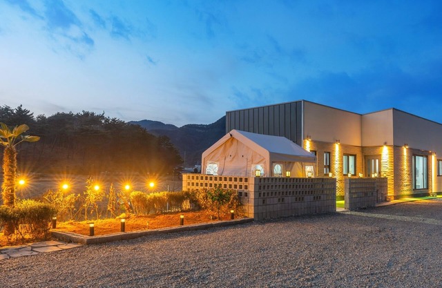 Goseong Hoostay Caravan Pension