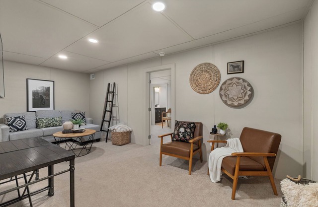 Gothic Garden Bright, Cozy Escape with Modern Touches in Historic Bryan