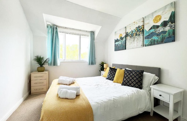 Gracenote Properties Hemel Hempstead - serviced apartment with FREE parking