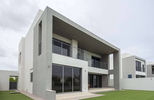 Grand 4BR Villa w/ Maid Room in Dubai Hills!
