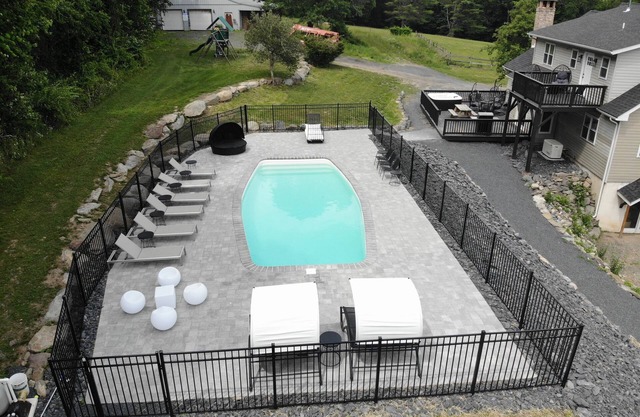 Grand 9BR scale Pool House with hidden room