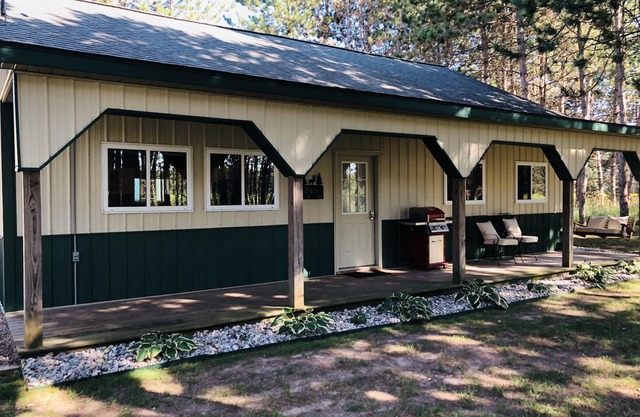 Grand Traverse County Cabin in the Woods