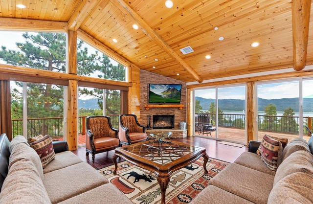 Grand Views: Views of the Entire Big Bear Valley! Luxury! Game Room! Theater!