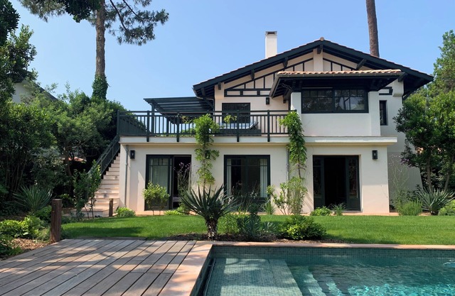 GRANDE VILLA AU CANON WITH SWIMMING POOL AND BASIN VIEW; 30m FROM THE BEACH