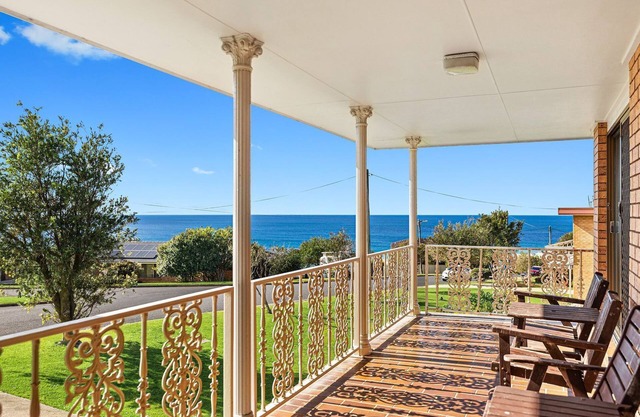 Grandview House - Ocean Views