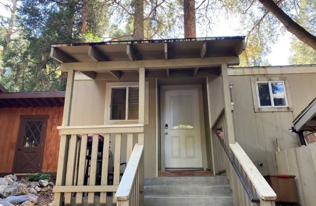GrayHart Get Away 1 bedroom / 1 bathroom Cabin